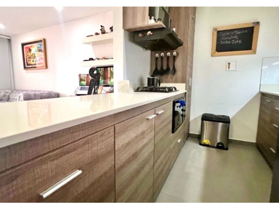 Venta apartamento, con balcón. Envigado, El Escobero. Unidad completa. — foto 5