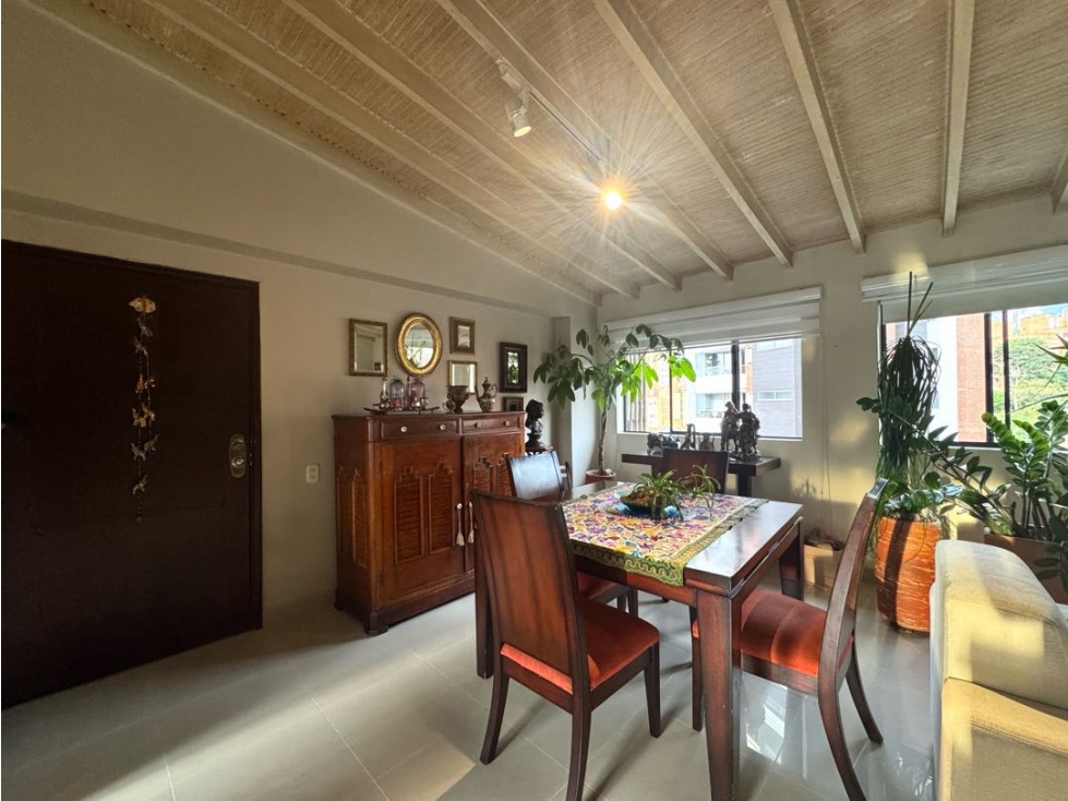 Venta apartamento con balcón. Envigado, La Frontera. — foto 4