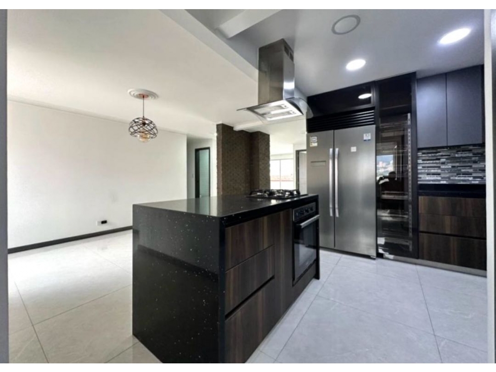 Venta apartamento con balcón. Laureles, Primer parque. — foto 3