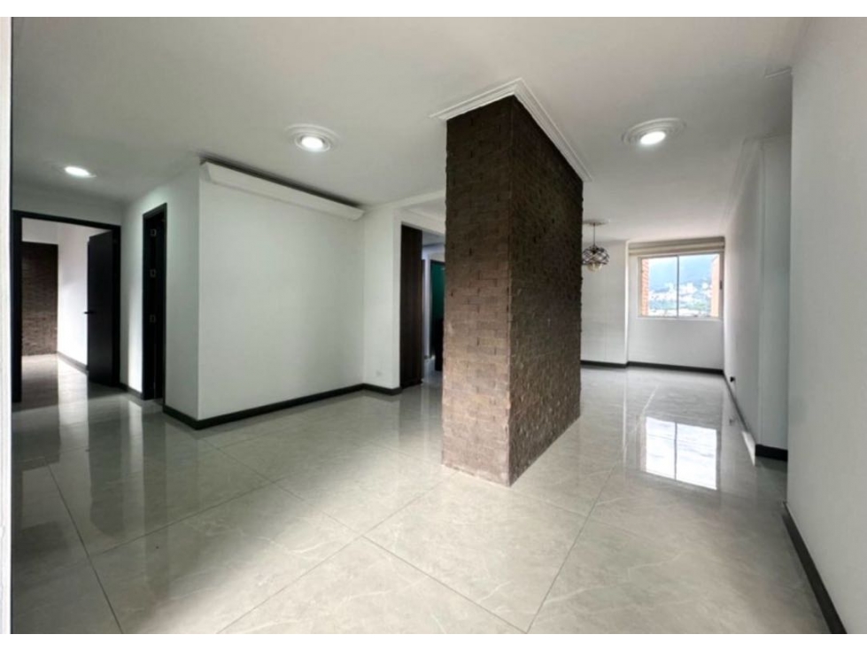 Venta apartamento con balcón. Laureles, Primer parque. — foto 6