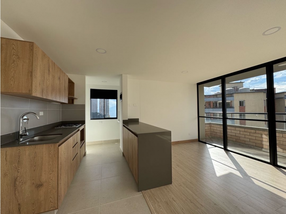 Venta apartamento con balcón, Loma del Indio