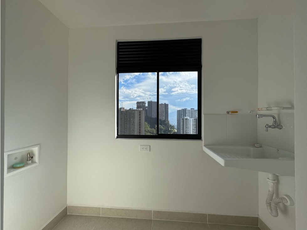 Venta apartamento con balcón, Loma del Indio — foto 3