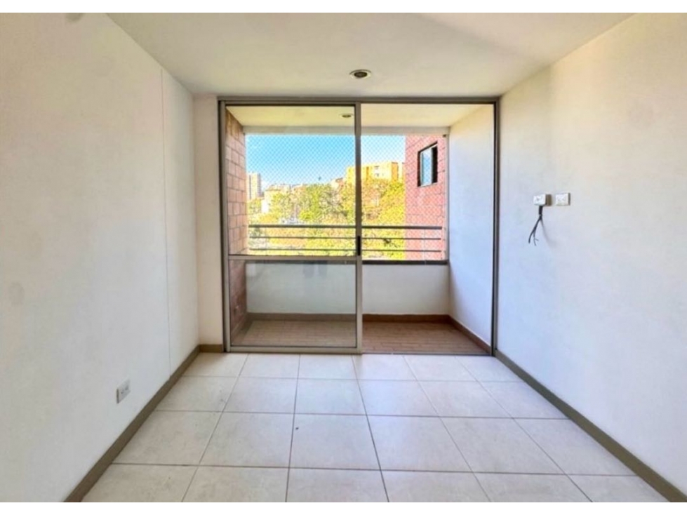 Venta apartamento con balcón. Unidad cerrada. Belén, La Mota. — foto 2
