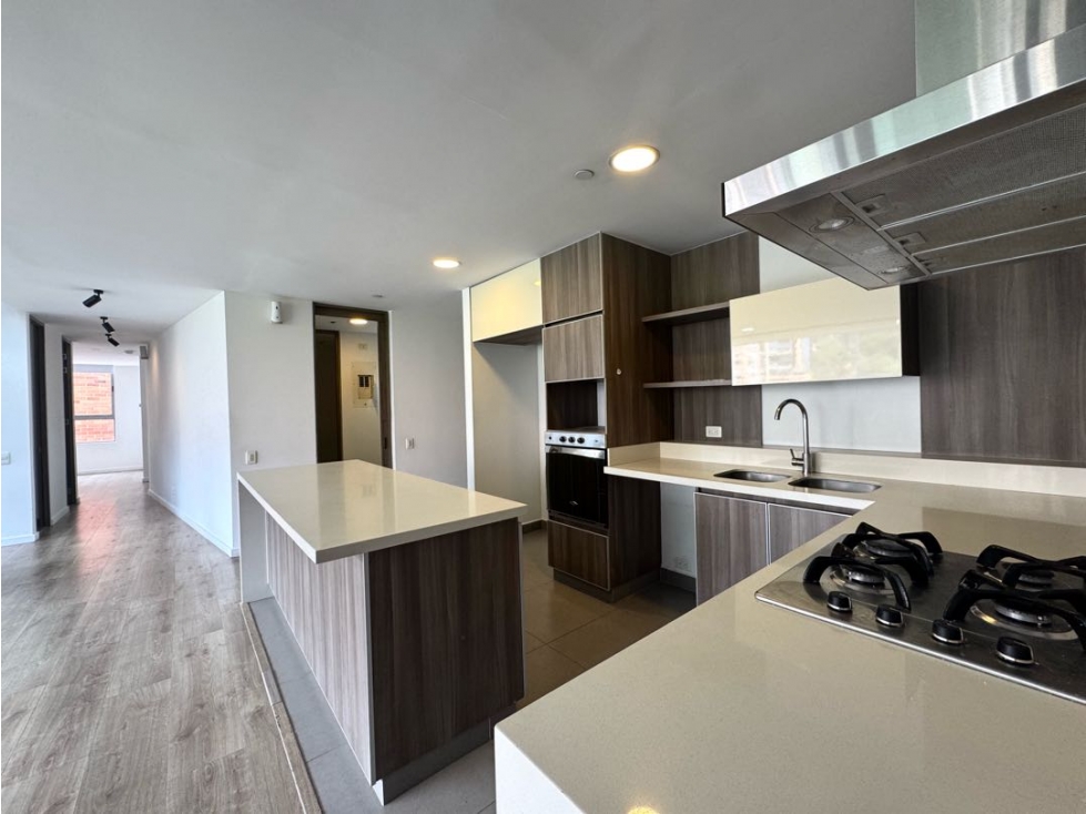 Venta penthouse dúplex, con balcón y terraza. Envigado, Las Brujas. — foto 5
