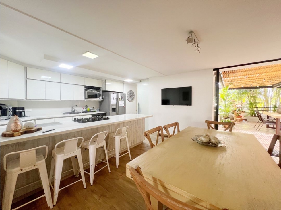 VENTA APARTAMENTO CON TERRAZA EL POBLADO LOS BALSOS CON LA 34 — foto 3