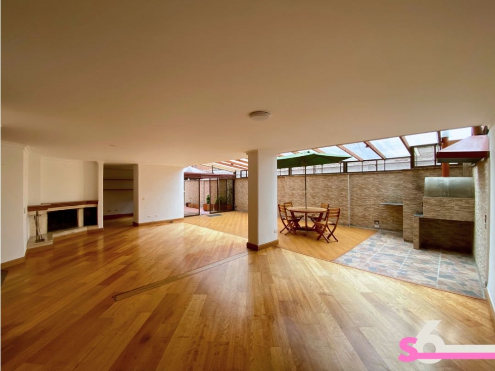 Venta apartamento con terraza en La Carolina