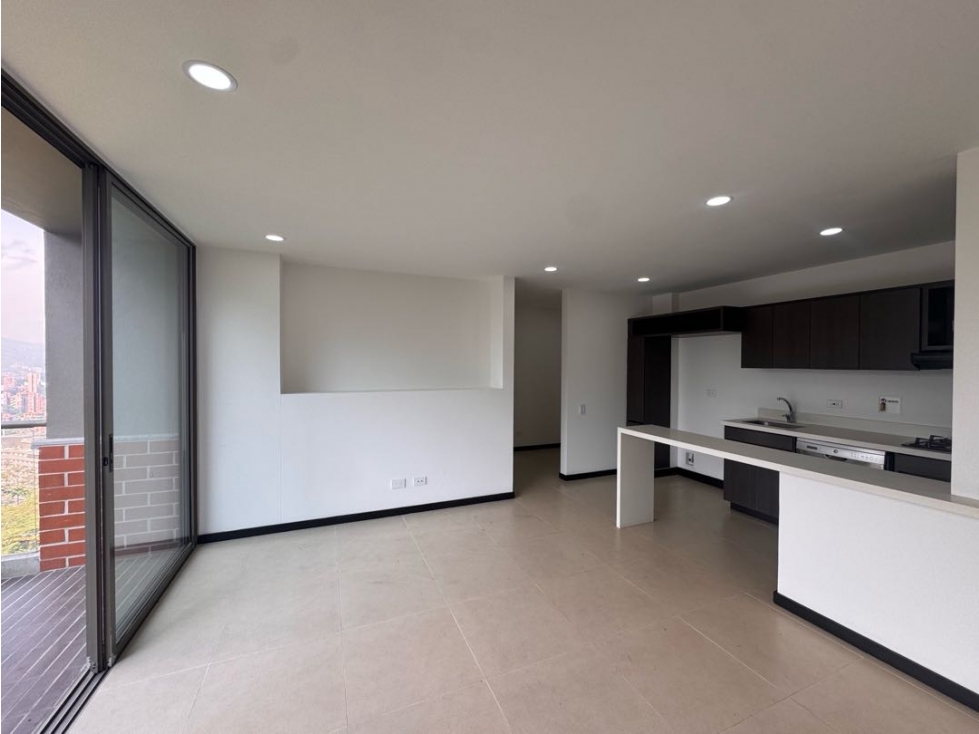 VENTA APARTAMENTO CON VISTA, SECTOR PADRE MARIANITO, EL POBLADO, MDE — foto 2