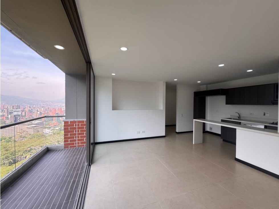 VENTA APARTAMENTO CON VISTA, SECTOR PADRE MARIANITO, EL POBLADO, MDE — foto 3