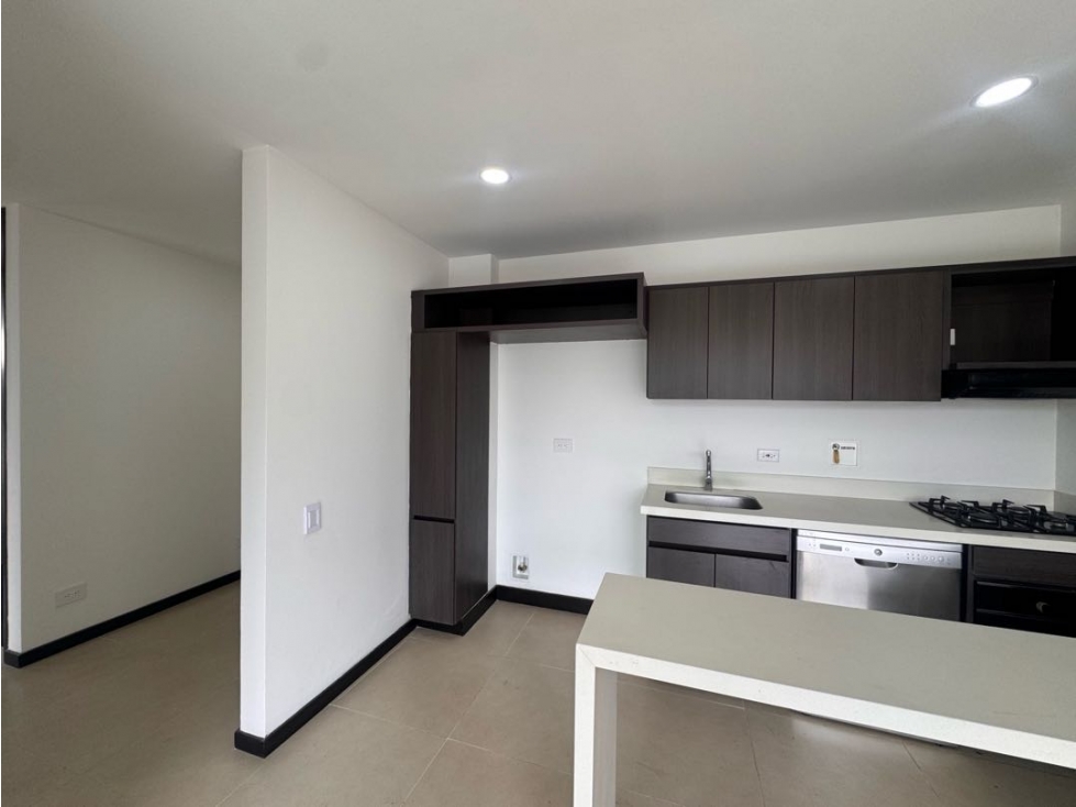 VENTA APARTAMENTO CON VISTA, SECTOR PADRE MARIANITO, EL POBLADO, MDE — foto 5