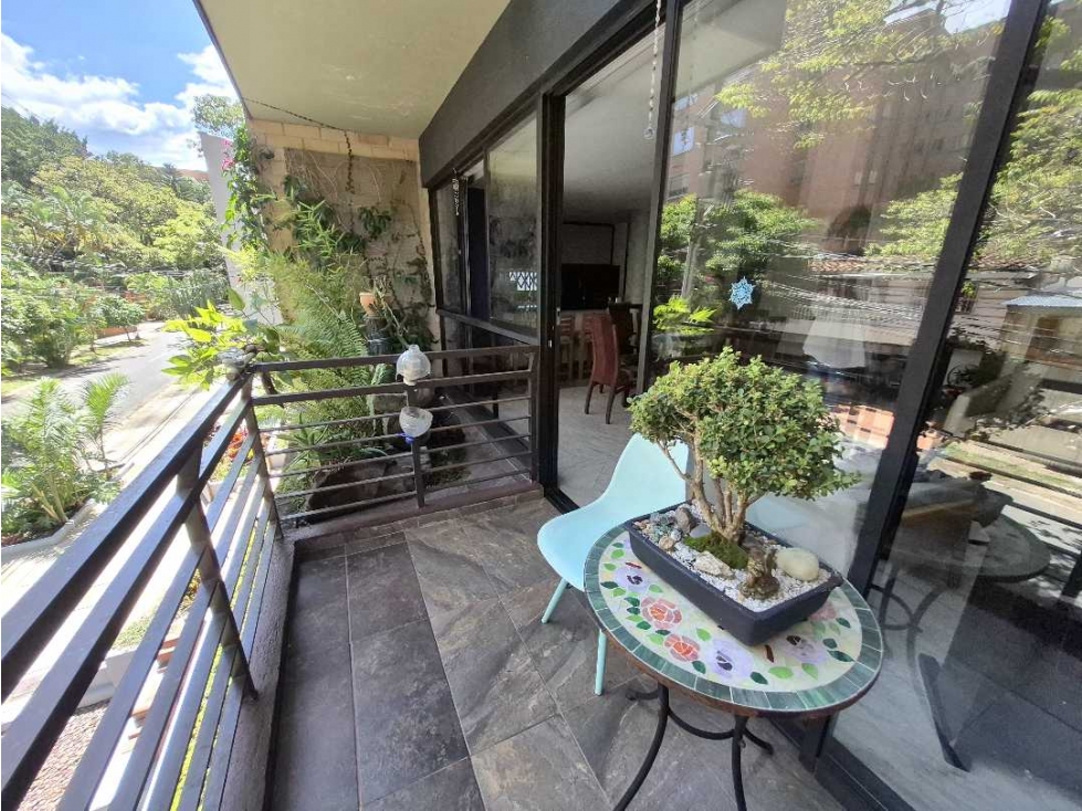 VENTA APARTAMENTO, CONQUISTADORES CON.SUPER TERRAZA