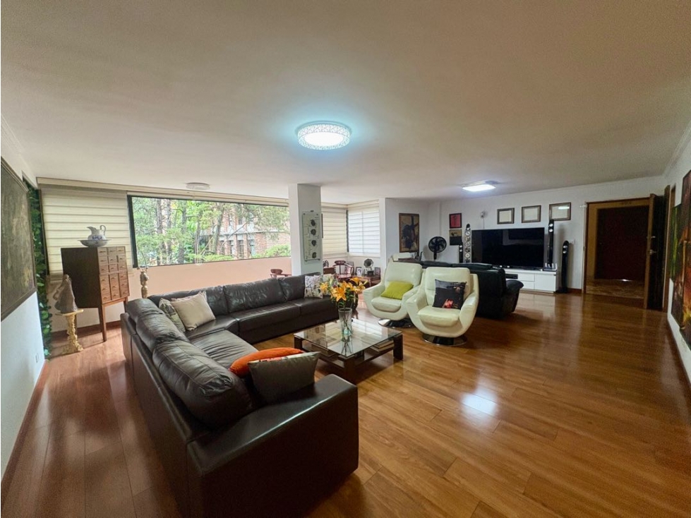 Venta - Apartamento de 264 m² en el poblado cerca al campestre