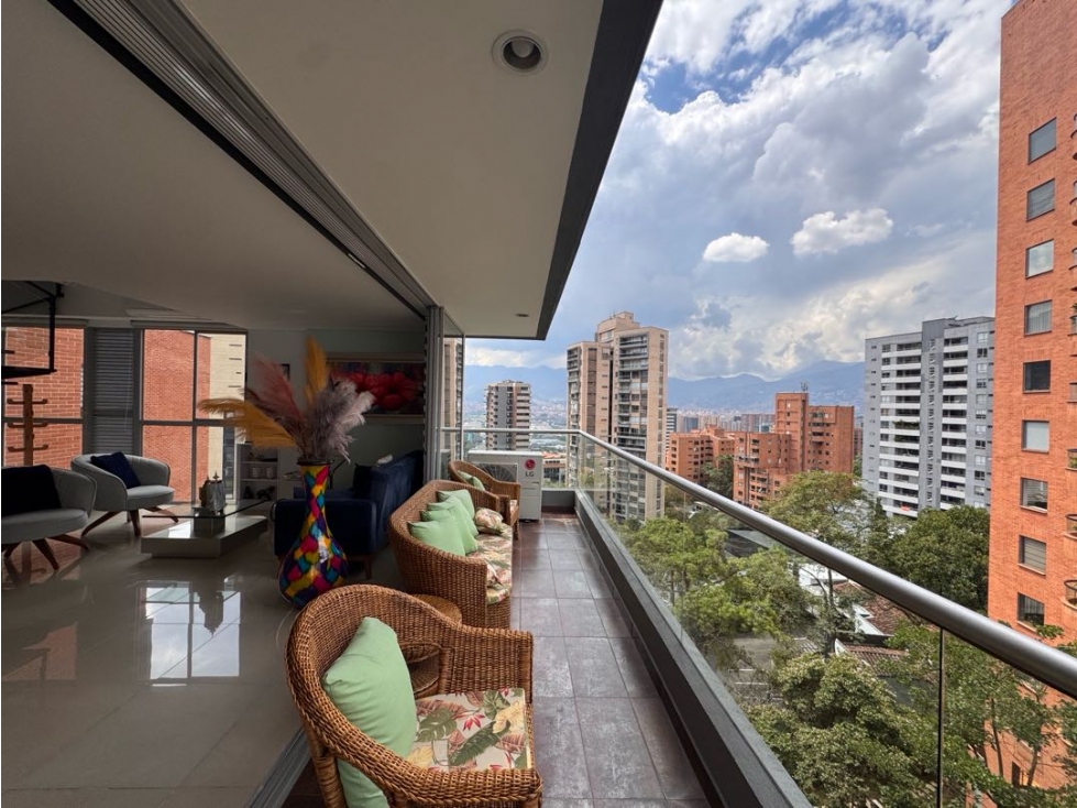 VENTA APARTAMENTO DÚPLEX AMOBLADO. LALINDE, EL POBLADO. MEDELLÍN - 3