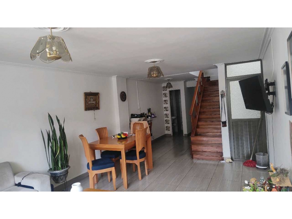 VENTA APARTAMENTO DUPLEX (1y2 Pisos). LAURELES NOGAL. (BJ) MEDELLÍN — foto 2