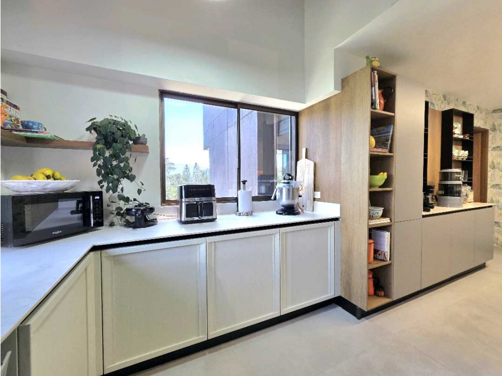 Venta Apartamento DUPLEX cercano a Loma de los Parra El Poblado 240m2 — foto 6