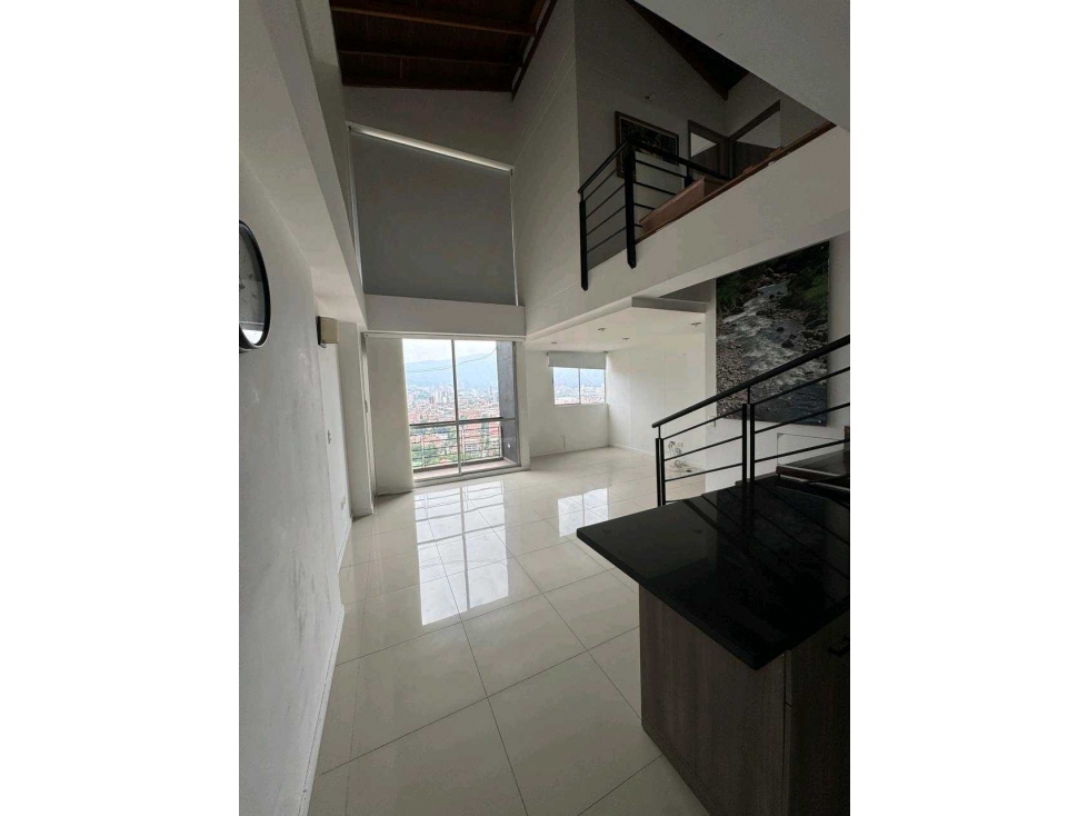 VENTA DE APARTAMENTO DUPLEX EN ABADIA PARTE ALTA