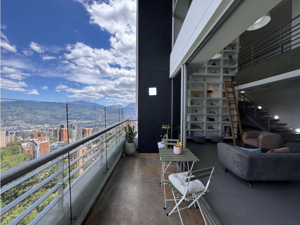 VENTA APARTAMENTO DUPLEX CON VISTA DE LA CIUDAD, EL TESORO, MEDELLÍN — foto 4