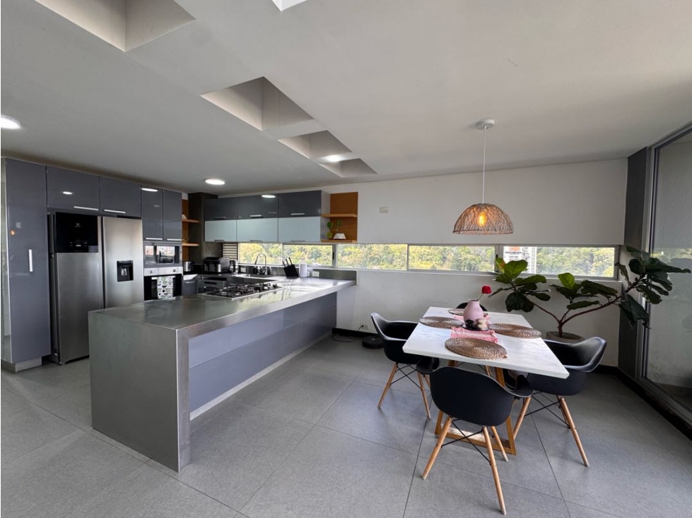 VENTA APARTAMENTO DUPLEX CON VISTA DE LA CIUDAD, EL TESORO, MEDELLÍN — foto 5