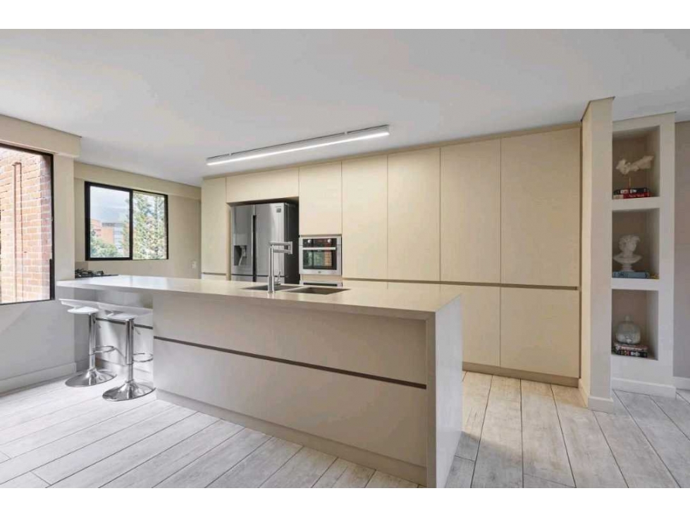 VENTA APARTAMENTO DUPLEX EN EL POBLADO SECTOR EL CAMPESTRE 4 ALCOBAS — foto 3