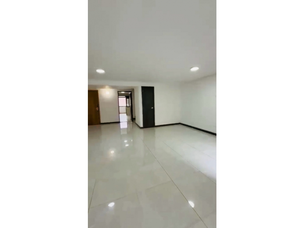 Venta apartamento duplex en laureles — foto 2