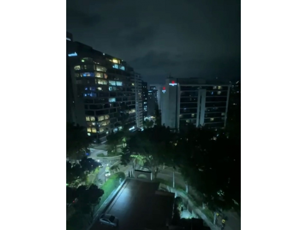 Venta apartamento DUPLEX- POBLADO San Fernando Plaza