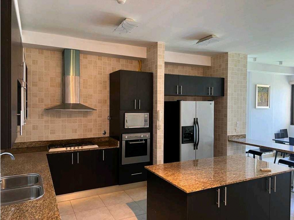VENTA APARTAMENTO EDIFICO AMADOR HEIHTS 150M2 2R OPORTUNIDAD