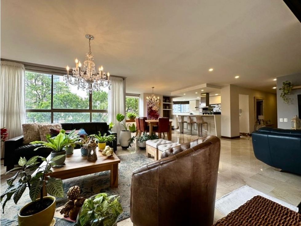 Venta apartamento con balcón. El Poblado, Lalinde. — foto 2