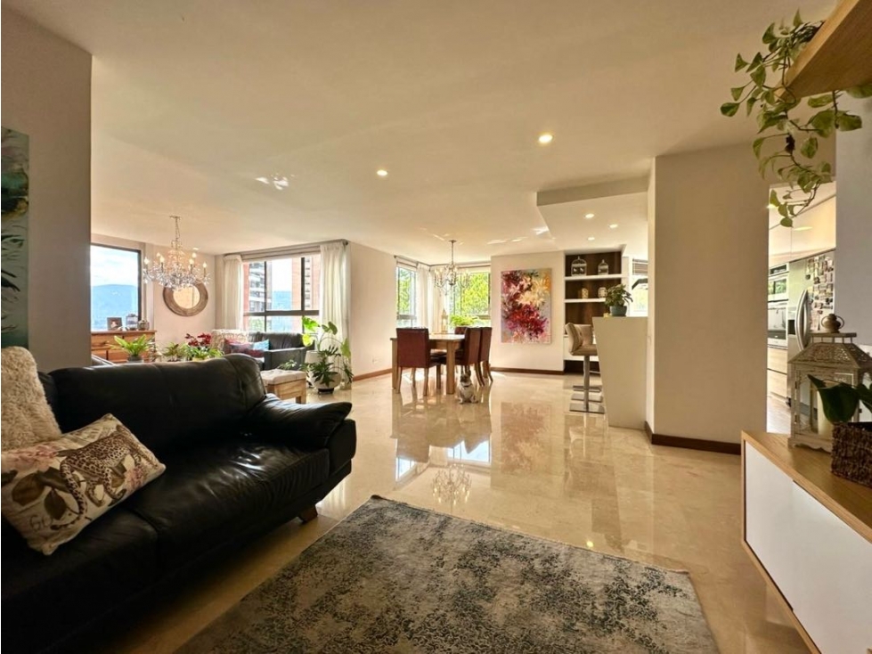 Venta apartamento con balcón. El Poblado, Lalinde. — foto 4