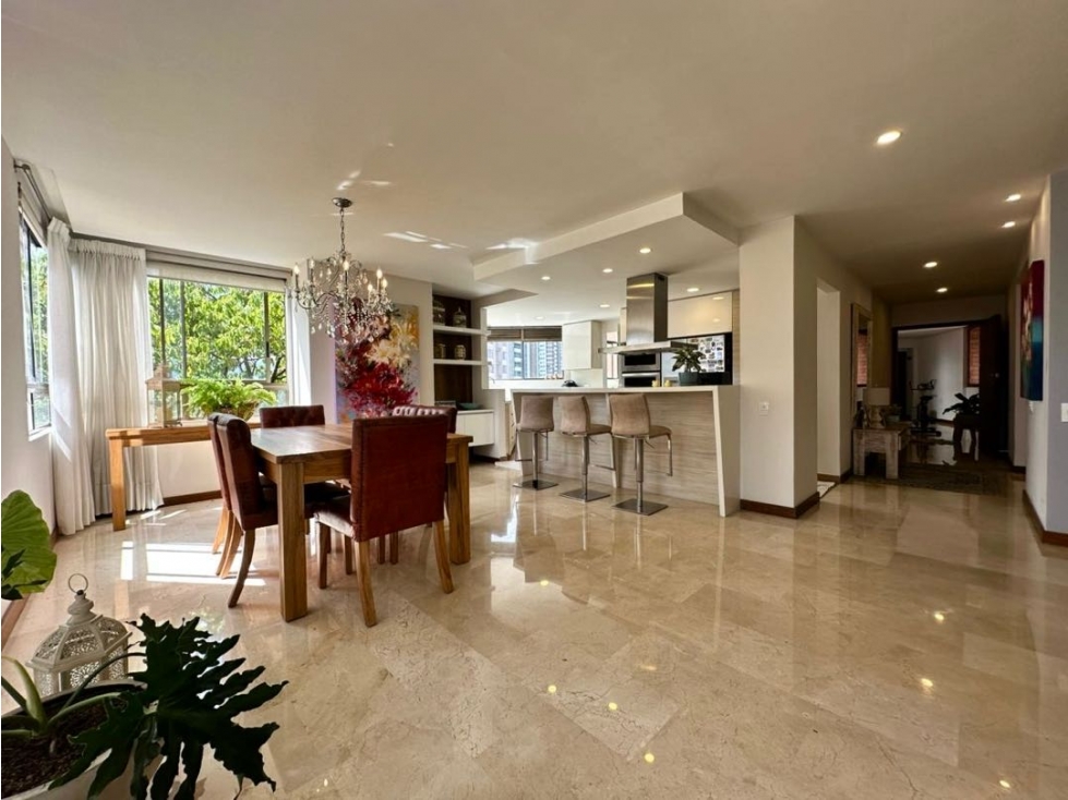 Venta apartamento con balcón. El Poblado, Lalinde. — foto 5