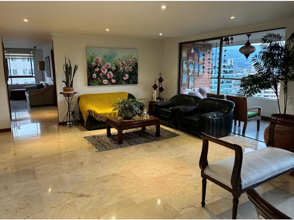 VENTA APARTAMENTO EL POBLADO CERCA A CENTRO COMERCIAL SANTAFE — foto 3