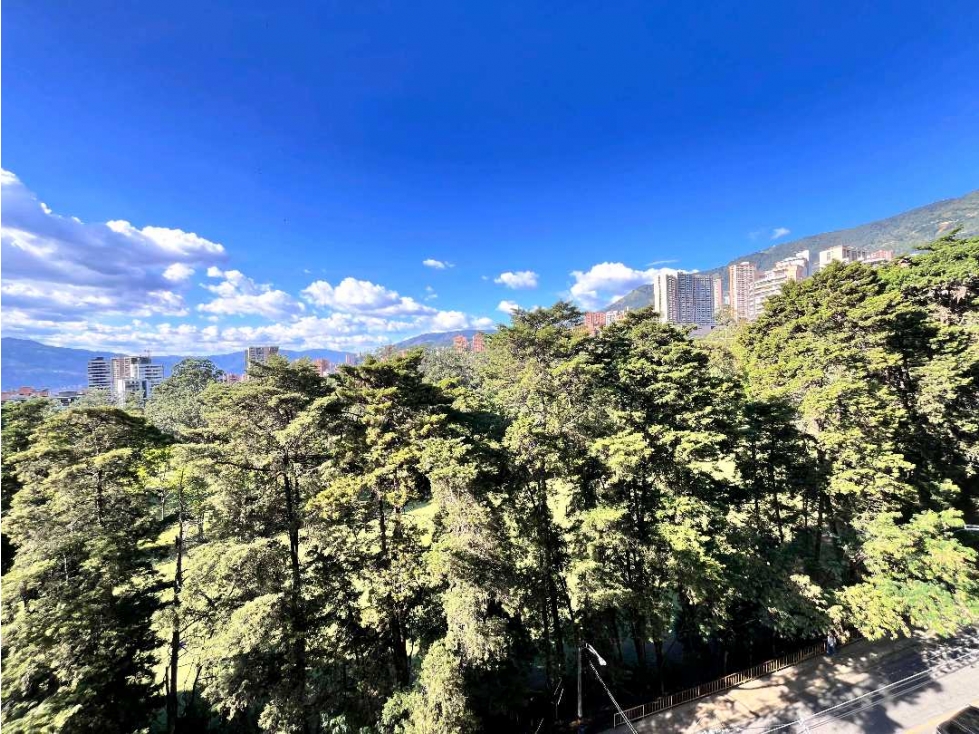 Venta apartamento El Poblado cerca al Campestre, vista privilegiada! — foto 2