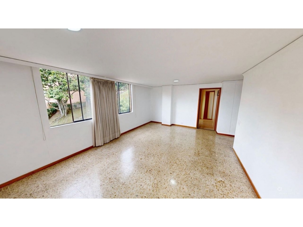 Venta apartamento con balcón. Cerca a La Av. Las Palmas. — foto 2