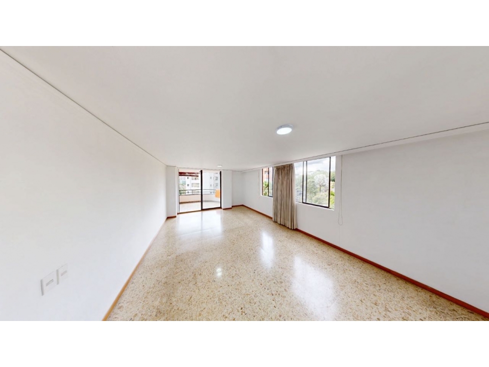 Venta apartamento con balcón. Cerca a La Av. Las Palmas. — foto 5