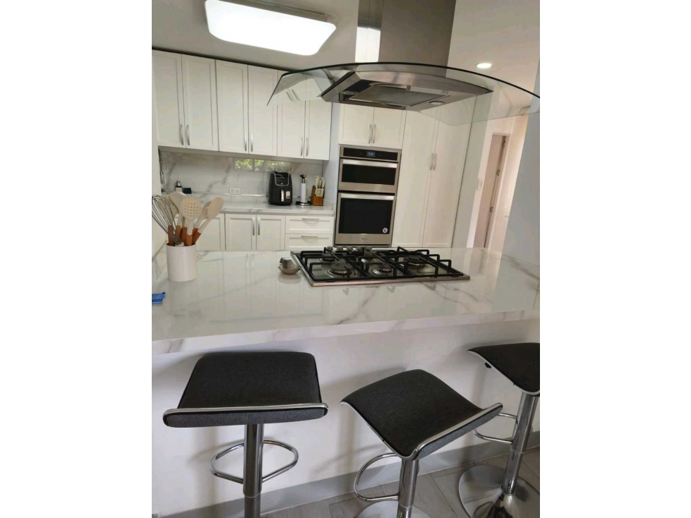 Venta Apartamento El Poblado Loma Televid REFORMADO cerca al EURO — foto 5