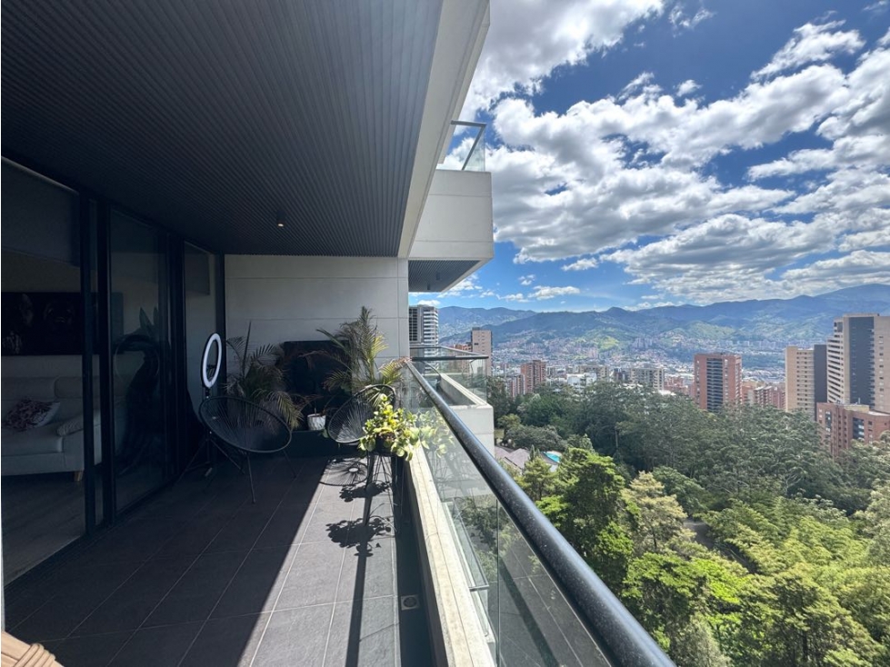 Venta apartamento con balcón. El Poblado, Tesoro. Unidad Completa. — foto 5