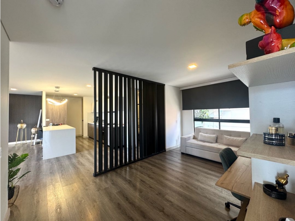 Venta apartamento con balcón. El Poblado, Tesoro. Unidad Completa. — foto 6