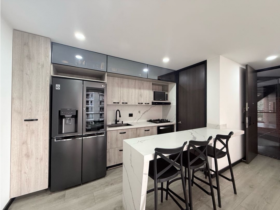 VENTA APARTAMENTO EN ALTOS DEL POBLADO 86.47 M2 — foto 3