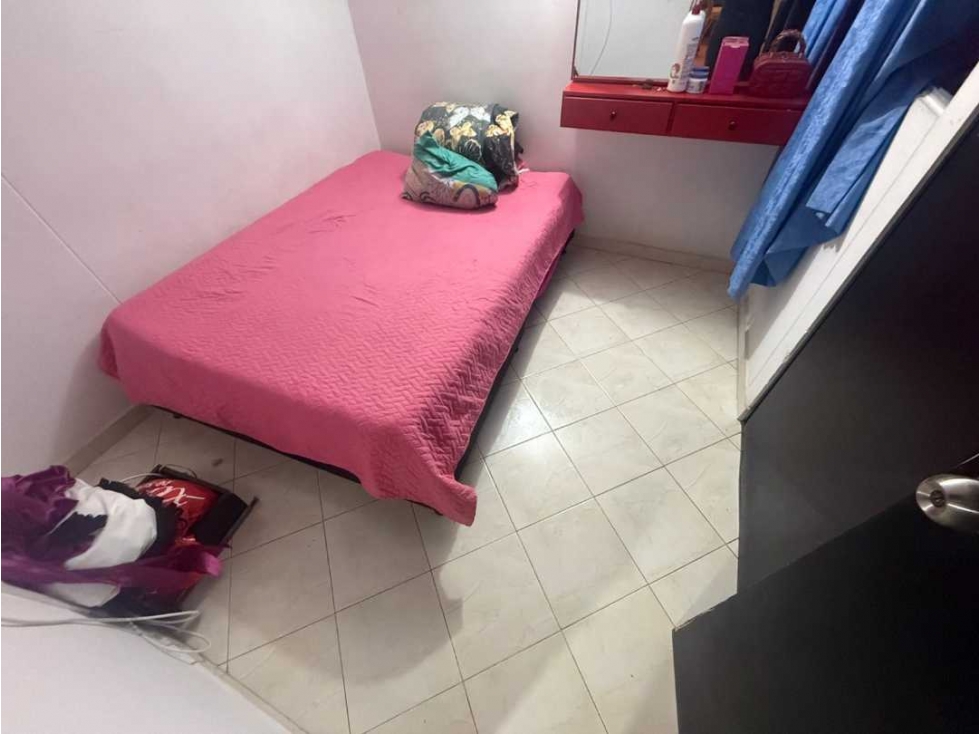 VENTA APARTAMENTO EN BUENOS AIRES CERCA A LA CENTRAL SOLO EFECTIVO — foto 4