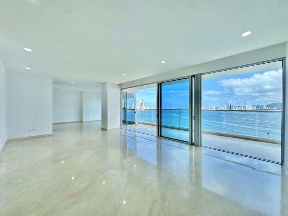 VENTA! Apartamento en Castillogrande con vista a la Bahía!