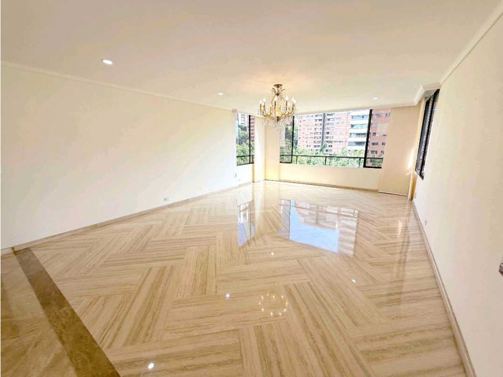 Venta apartamento en el Poblado sector La Tomatera, 4 alcobas!