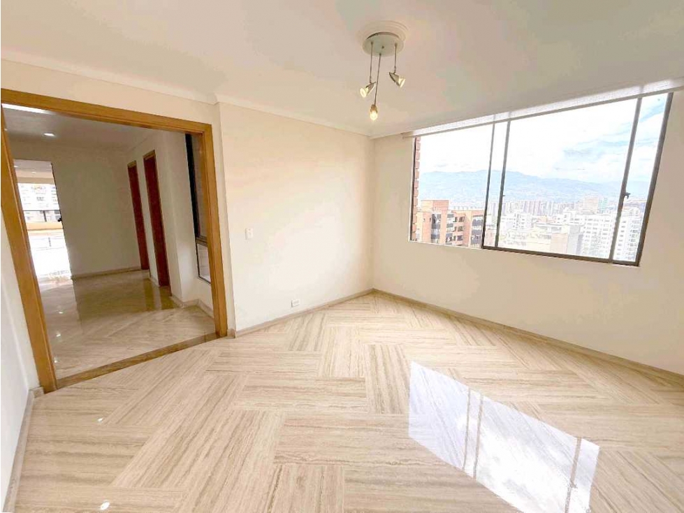 Venta apartamento en el Poblado sector La Tomatera, 4 alcobas! — foto 3