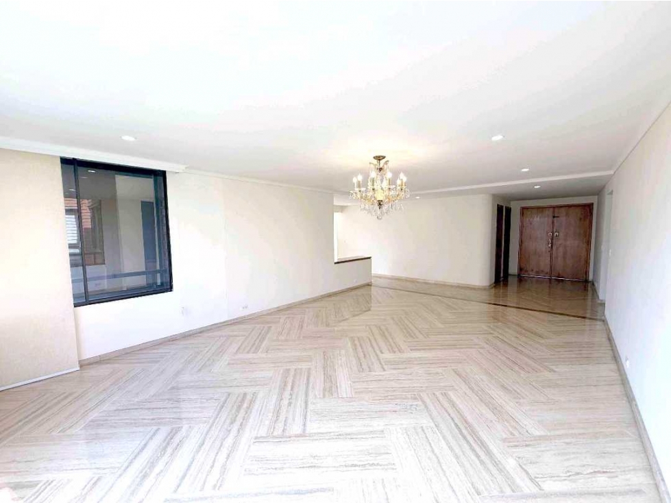 Venta apartamento en el Poblado sector La Tomatera, 4 alcobas! — foto 4