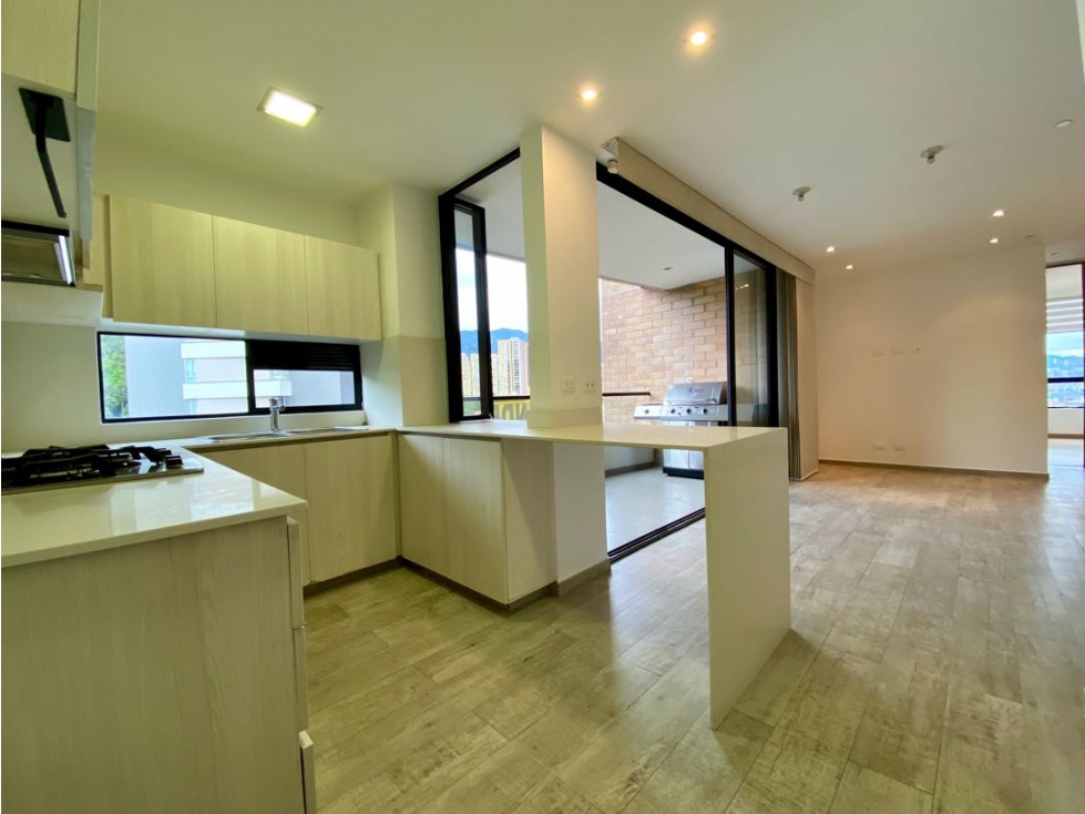 VENTA DE APARTAMENTO EN EL POBLADO - CASTROPOL — foto 2