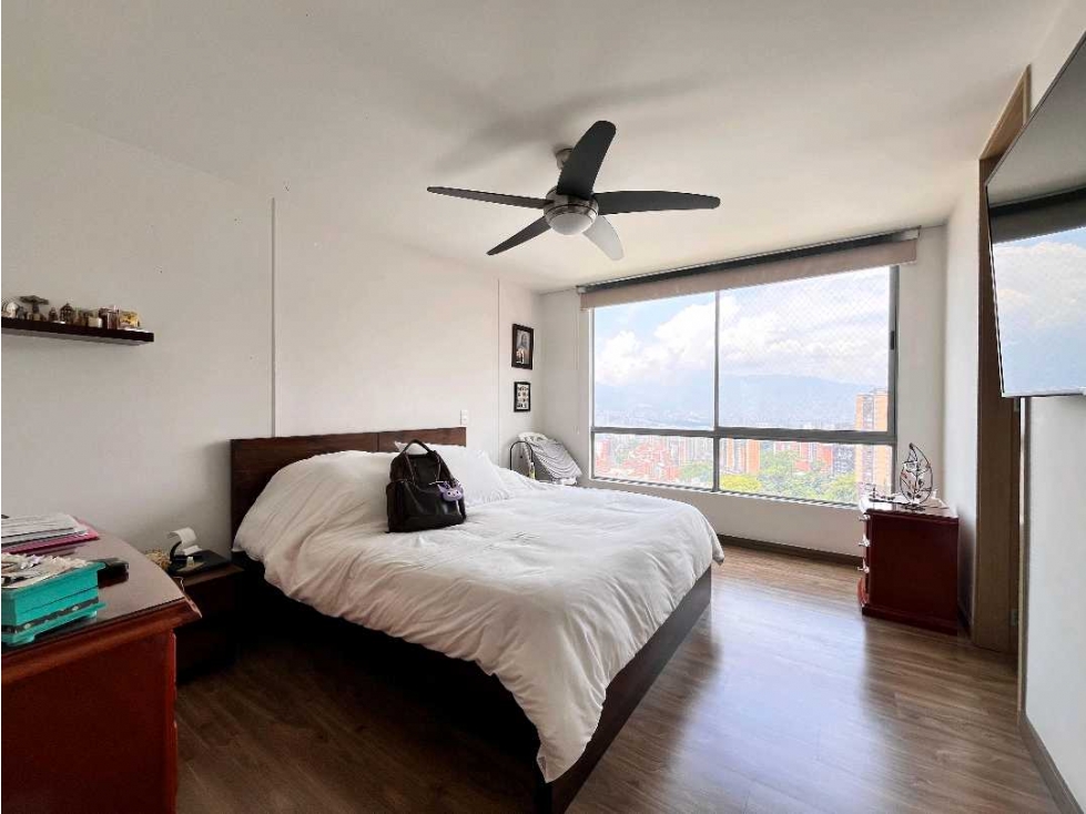 Venta apartamento en Envigado loma del Chocho,3 más servicio,2 parq. — foto 2