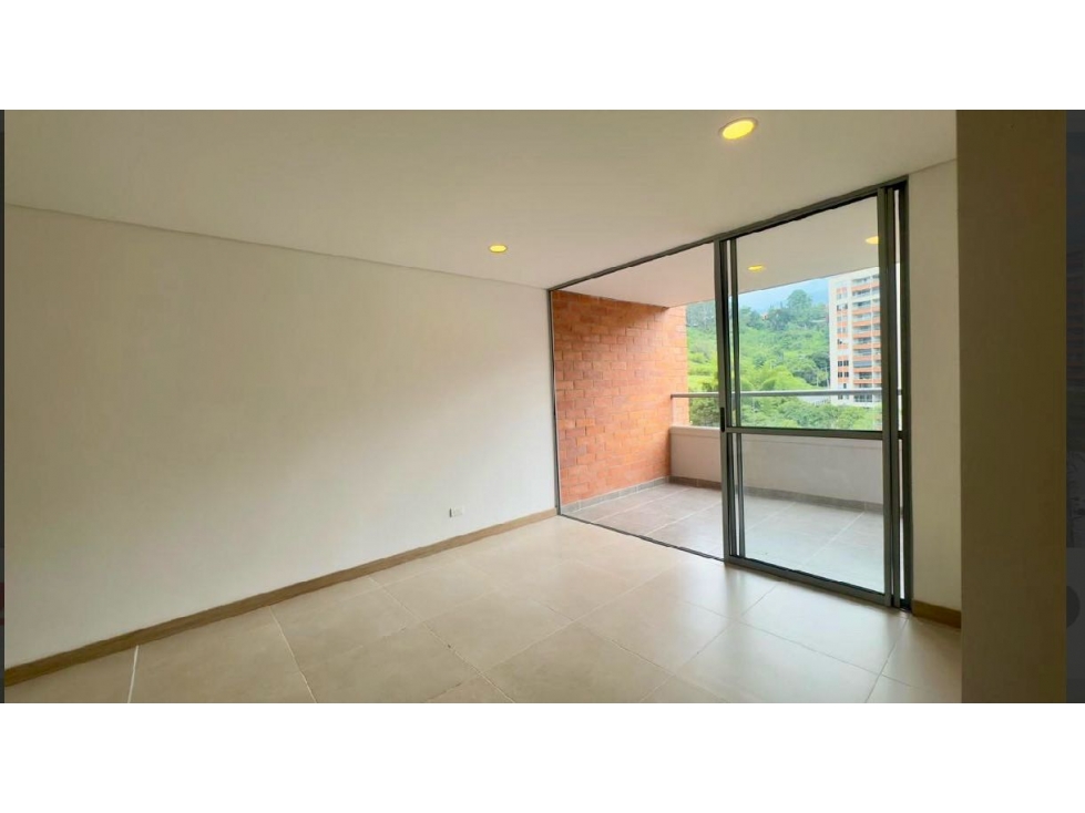 VENTA APARTAMENTO EN ENVIGADO-CAMINO VERDE-HERMOSA VISTA-COMO NUEVO !!