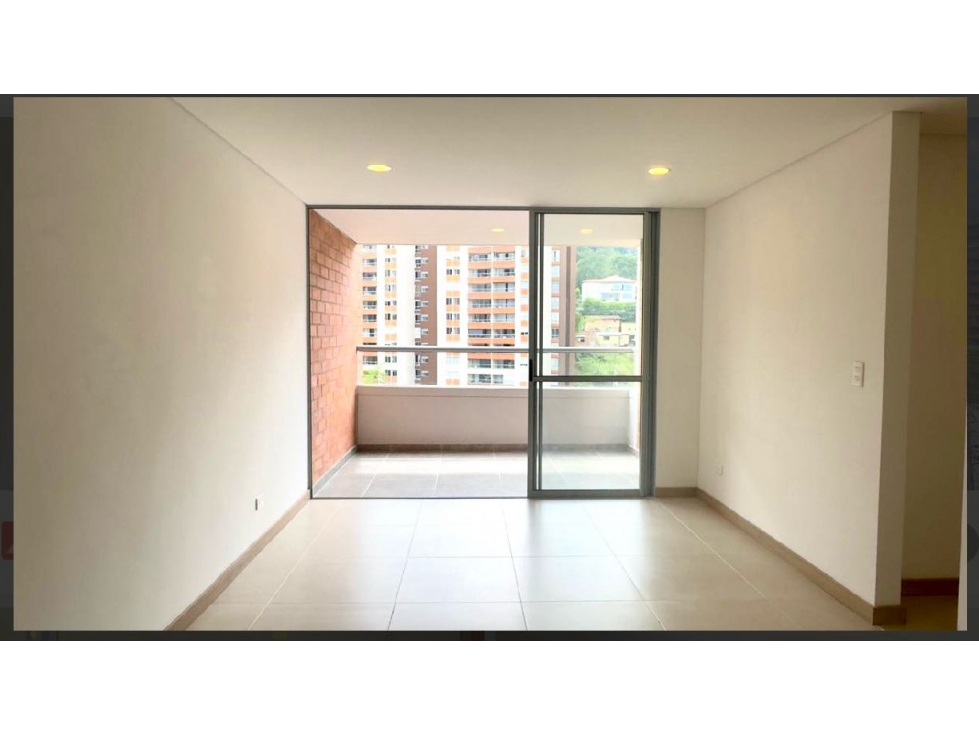VENTA APARTAMENTO EN ENVIGADO-CAMINO VERDE-HERMOSA VISTA-COMO NUEVO !! — foto 3