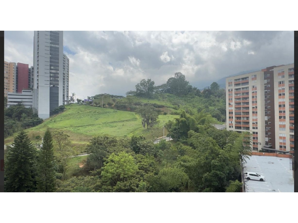 VENTA APARTAMENTO EN ENVIGADO-CAMINO VERDE-HERMOSA VISTA-COMO NUEVO !! — foto 4