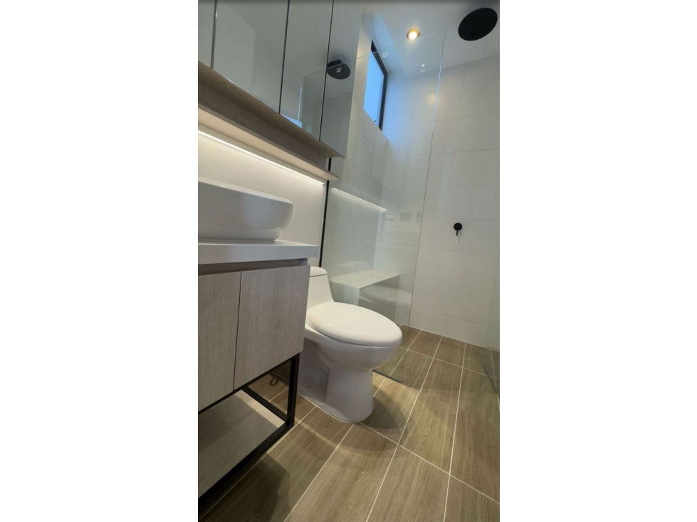 VENTA APARTAMENTO EN ENVIGADO-NUEVO MODERNO REFORMADO-VISTA EXTERIOR — foto 6