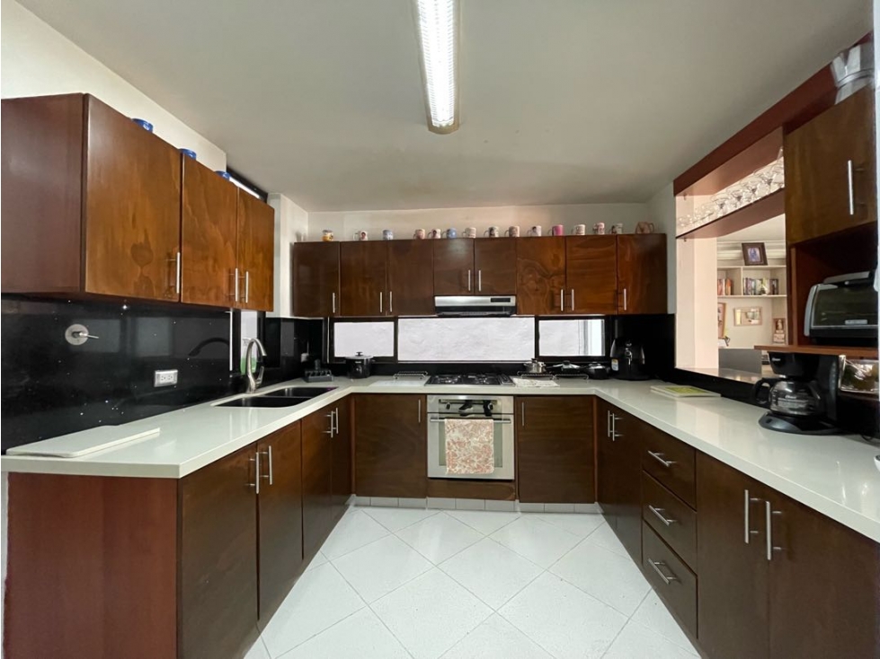 Venta apartamento en Laureles Santa teresita — foto 2