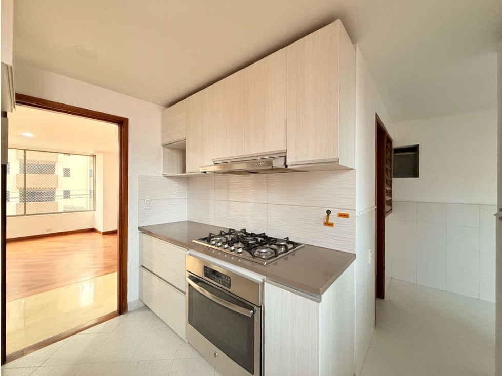 VENTA APARTAMENTO EN LAURELES MEDELLIN, VIVE COMO EN UNA CASA 261073 — foto 4