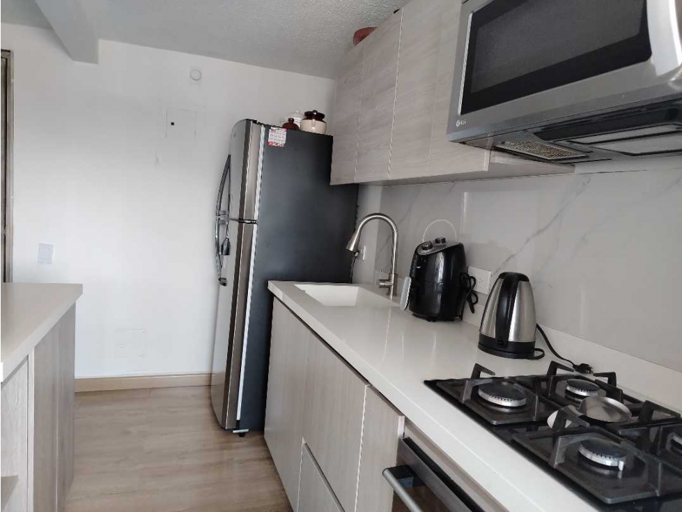 VENTA APARTAMENTO EN LOS COLORES CERCA AL CC EL DIAMANTE Y 4 BRIGADA. — foto 3